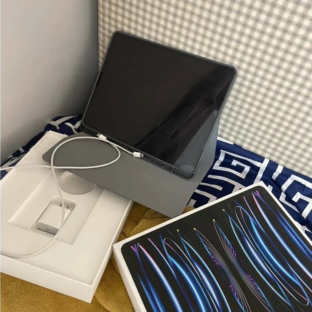 Apple Black Tablet with Sleek Design and Glossy Finish
